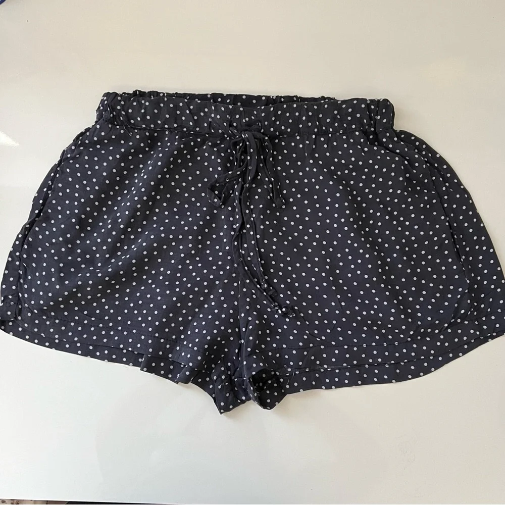 Brandy Melville Polka Dot Shorts - Picture 4 of 6